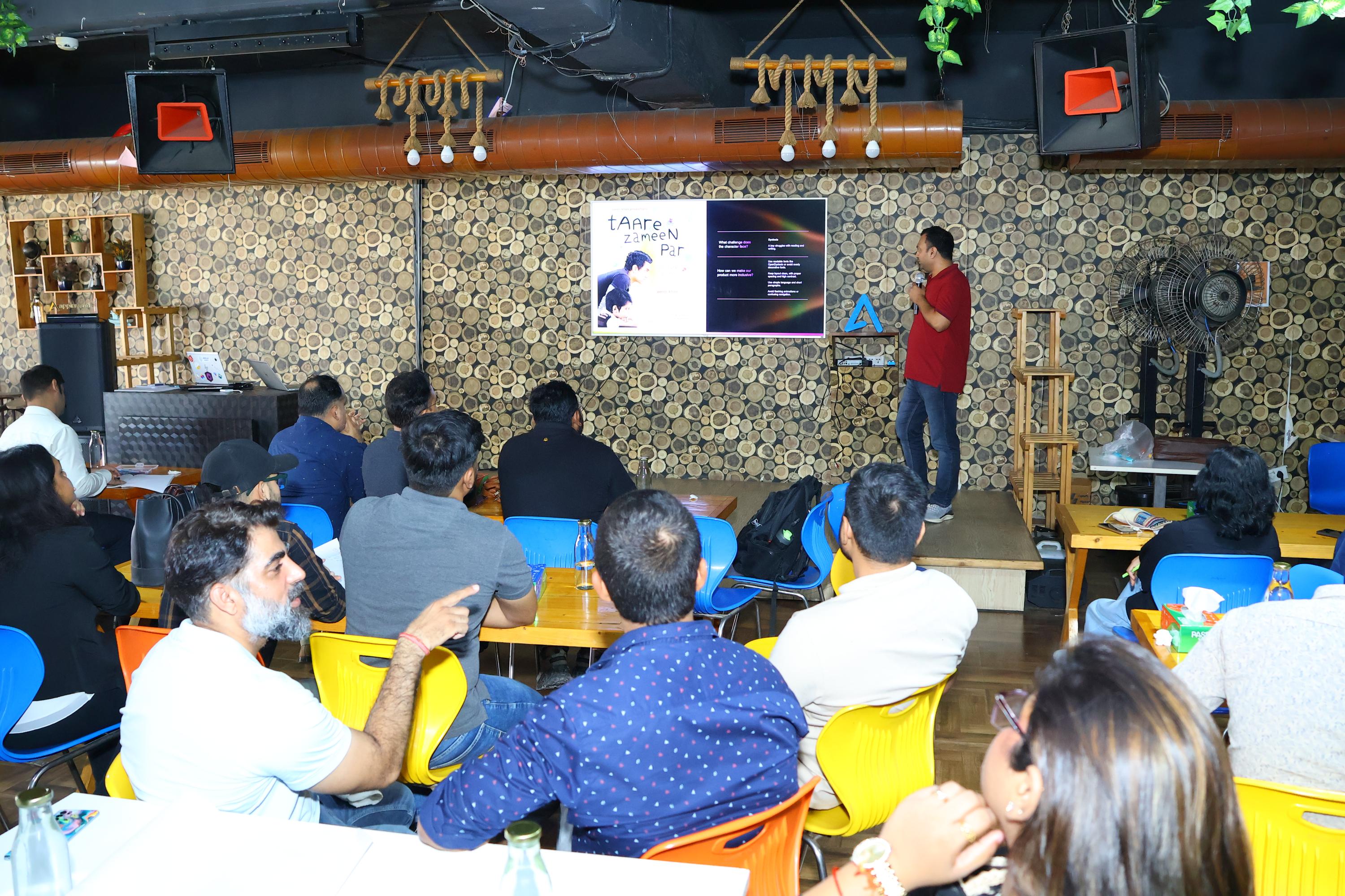 Himanshu Goel answering audience questions
